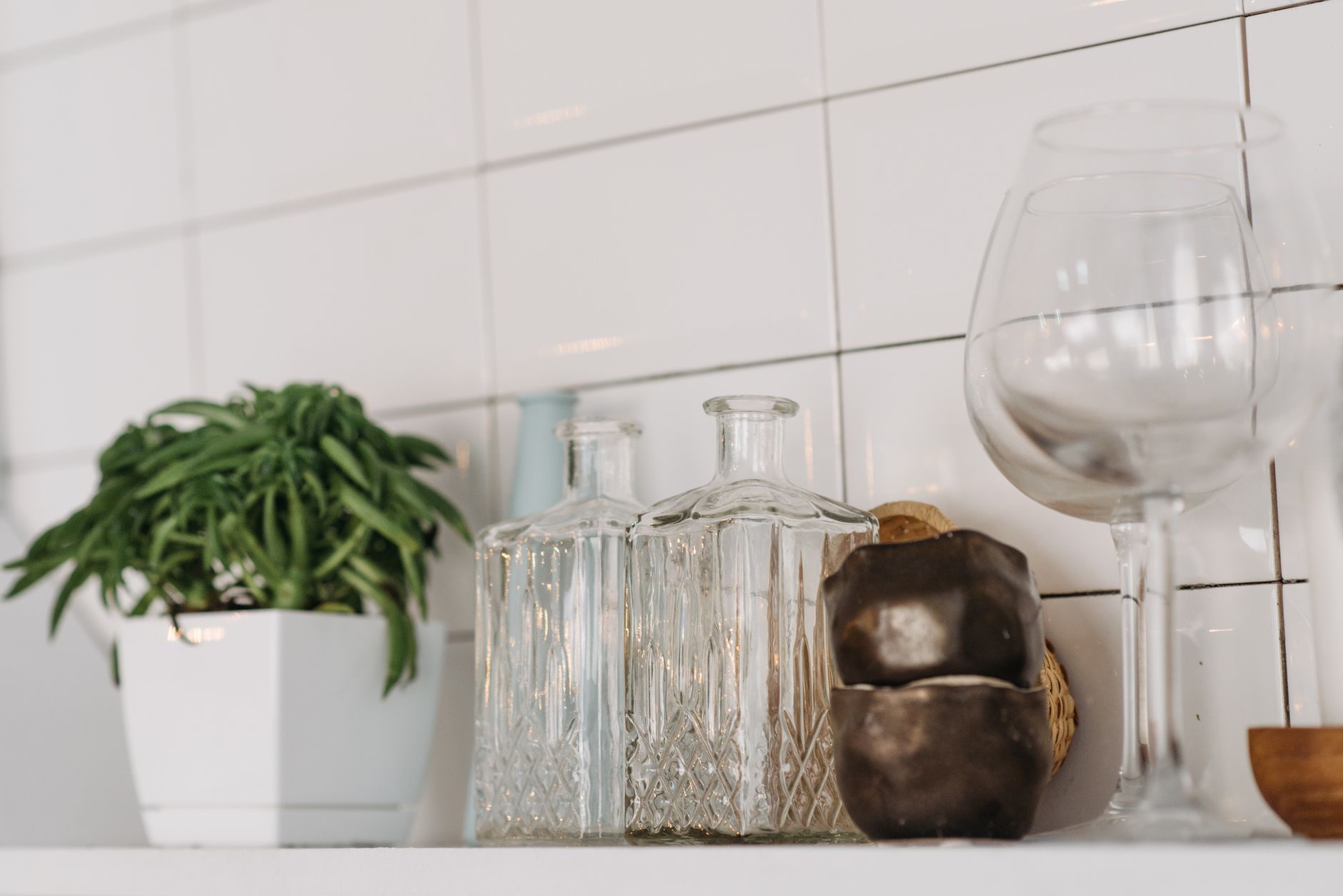 Budget vs Premium Glassware: What Changes for Everyday Kitchens in a comfortable everyday home