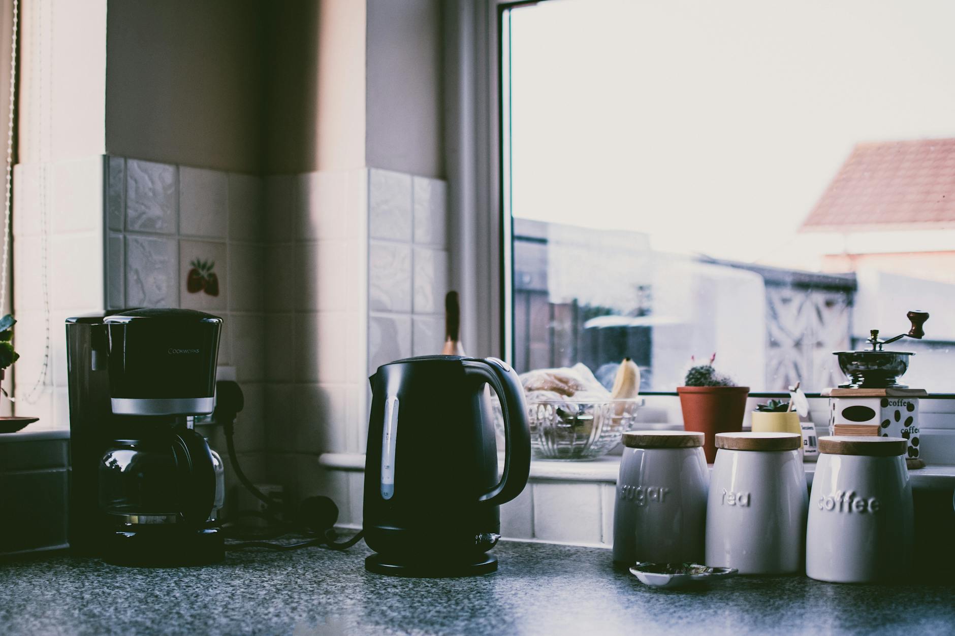 How to Choose Coffee and Tea That Actually Fit | Coffee and Tea for Small Spaces: Fit Details to Check in a comfortable everyday home